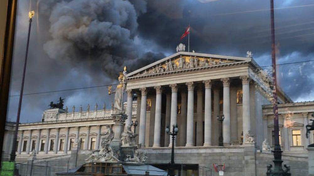 Dachbrand am Parlament