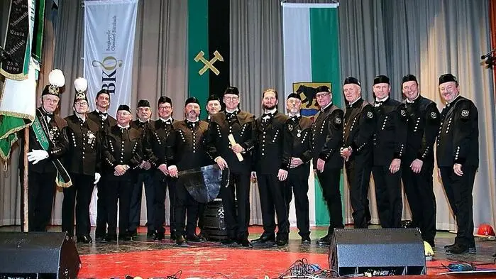 Die Bergkapelle Oberdorf-Bärnbach unter Obmann Michael Reinisch gestaltet das Fest der heiligen Barbara, Schutzpatronin der Bergleute, immer besonders feierlich. So auch heuer, 21 Jahre nach dem endgültigen Aus des Kohle-Bergbaus in unserer Region, als die Bärnbacher Barbarafeier am Samstag stattfand.