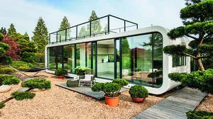 Ein hochkompaktes Kleinhaus mit 32 bzw. 60 Quadratmeter Nutzfläche und wahlweise mit Pergola stellt sich mit dem „Coodo“ des Hamburger Unternehmens „LTGLofts togo“ vor. Das Haus gibt es ab 91.000 Euro.