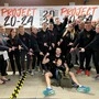 Unterstützt von seinem 18-köpfigen Team holte Stefan Kiely den Weltrekord für die meisten Wiederholungen des "Murph"-Workouts in 24 Stunden