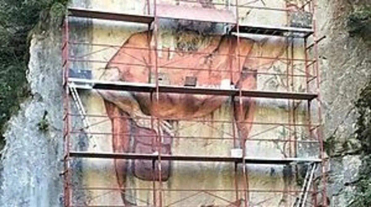 Das Gerüst für die Arbeiten stellte M&R Mobilbau zur Verfügung