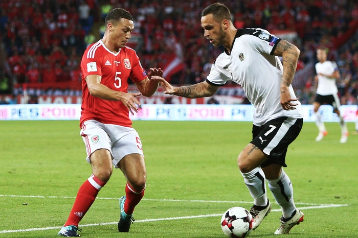 Marko Arnautovic: 4 Der beste und auffälligste Mann der Österreicher. Zeigte sich immer aktiv, war brandgefährlich, spielte die Waliser phasenweise schwindlig, half in der Defensive aus, vergab aber Topchancen.