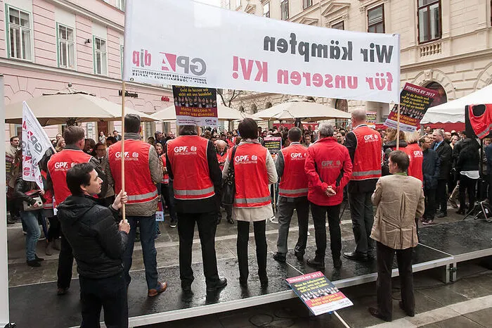 Mehr als 300 Personen beteiligten sich am Protest in Graz. In Wien waren es am Dienstag rund 600.