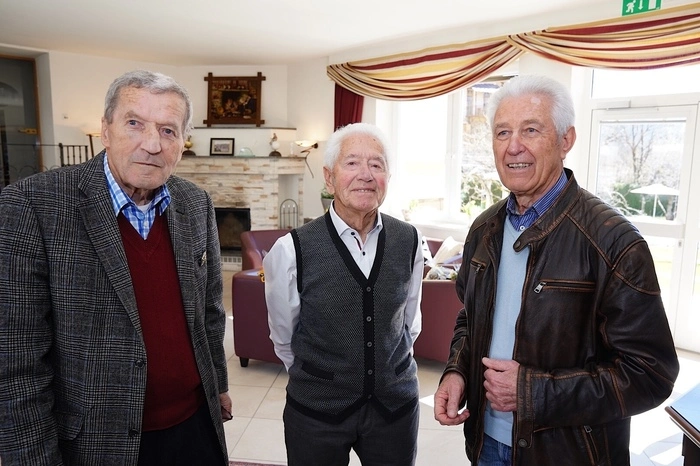 Die Alpenvereins-Urgesteine Herwig Gräbner und Hans Aman gratulierten.