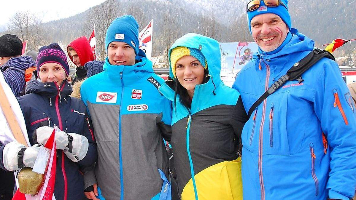 Der dreifache Medaillen- gewinner von Tarvis, Markus Salcher, feierte mit seinen Eltern und Freundin Julia