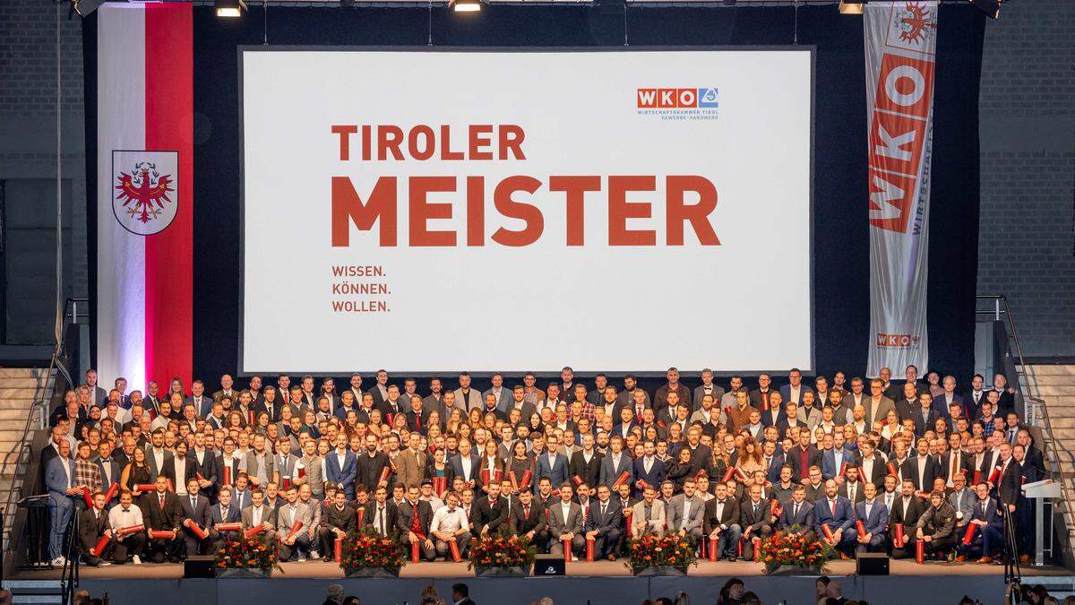 400 Tirolerinnen und Tiroler wurden geehrt