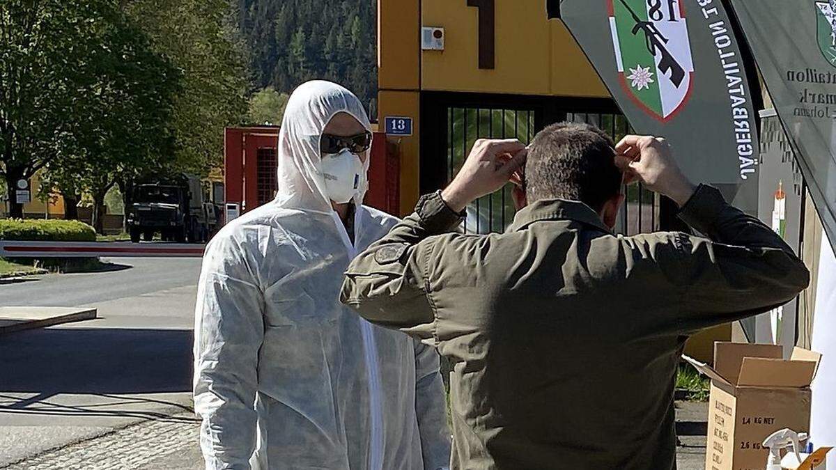 Schon im Mai wurden beim Einrücken von Milizsoldaten  Tests durchgeführt, um Covid-19 auszuschließen.