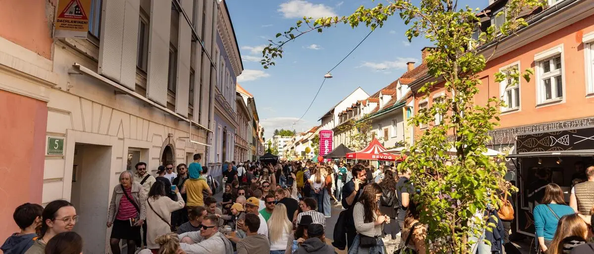 DIe Zinzendorfgasse wird wieder zum Festgelände
