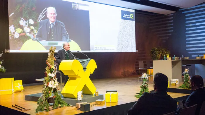 Die bayerische Unternehmerlegende Claus Hipp (78) gab beim 3. Raiffeisen-Agrarsymposium in Graz Einblicke in sein Unternehmerleben