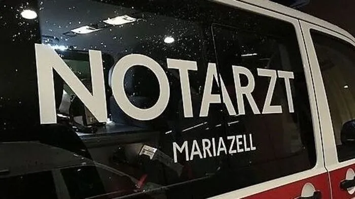 Während er eine Lifttrasse für das Konzert der "Seer" auf der Mariazeller Bürgeralpe ausleuchtete, wurde ein 19-jähriger Feuerwehrmann vom Blitz getroffen. Die Seilbahn stand für einige Minuten still. Zur Story.  