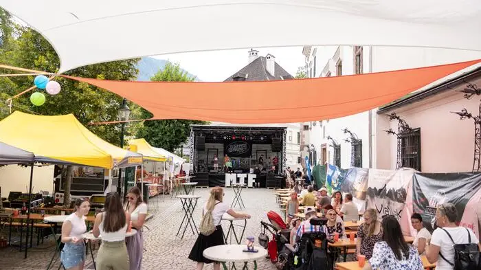 Vor Festbeginn wird vorbereitet