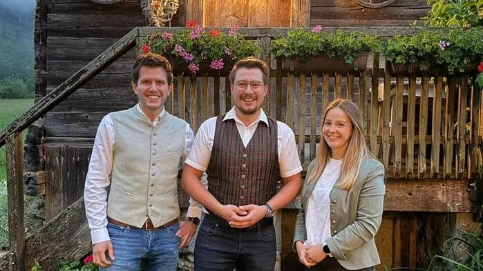 In Villach wurde eine Jungbauernschaft gegründet. Am Bild: Landesobmann Maximilian Kogler, Obmann der Jungbauernschaft Villach Florian Koller und seine Stellvertreterin Stephanie Zarfl