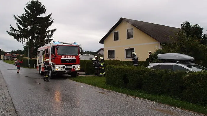 Die Freiwillige Feuerwehr Köppling musste zu einem Zimmerbrand ausrücken