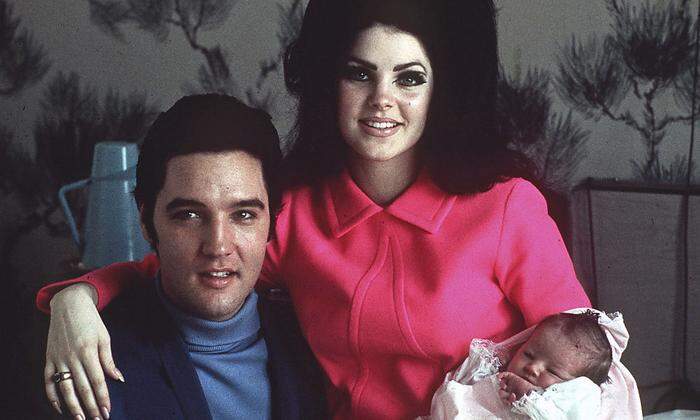 Elvis mit Priscilla und Baby Lisa Marie