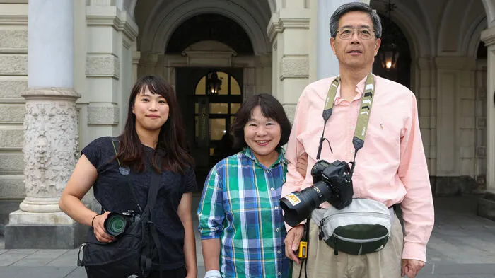 Familie Kanno stammt aus Japan, Vater und Mutter sind zum ersten Mal in Graz – sie besuchen ihre Tochter, die bereits seit Monaten in Jennersdorf arbeitet und lebt. Gemeinsam sind sie auf Österreich-Tour.