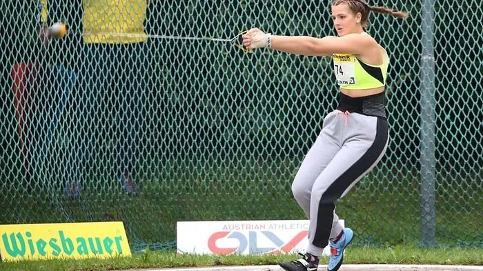 Leonie Moser wiederholte in der U16 ihren Doppelsieg aus dem Vorjahr