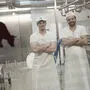 Michael Kerschbaumer (rechts) und sein Team haben sich der Heumilch verschrieben