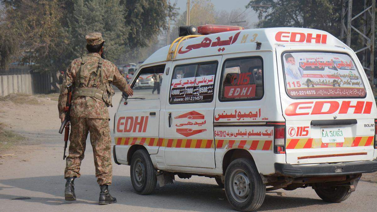 In Pakistan kam für einen Mann jede Rettung zu spät.