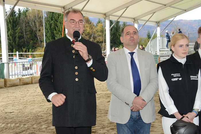 LFS Stiegerhof Direktor Johannes Leitner hielt die Eröffnungsansprache