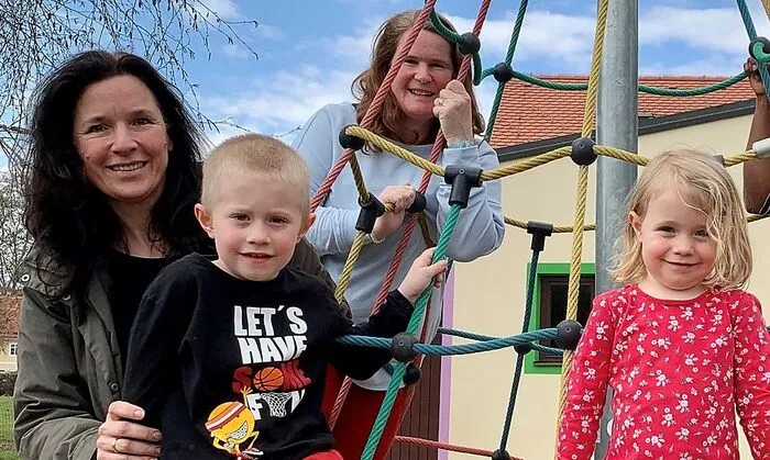 Elisabeth Ginthör-Kalcsics (l.), Yvonne Höfele, Leo und Pia