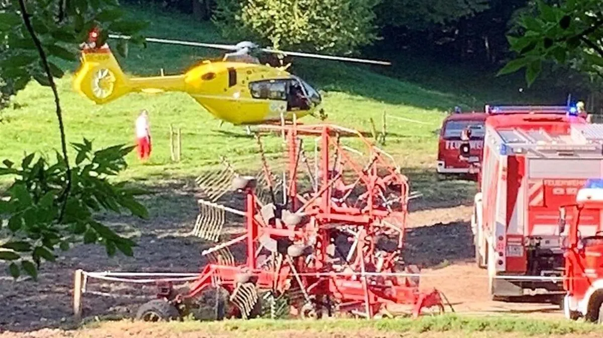 Fast 50 Helfer waren am Freitagabend in Feldkirchen im Einsatz