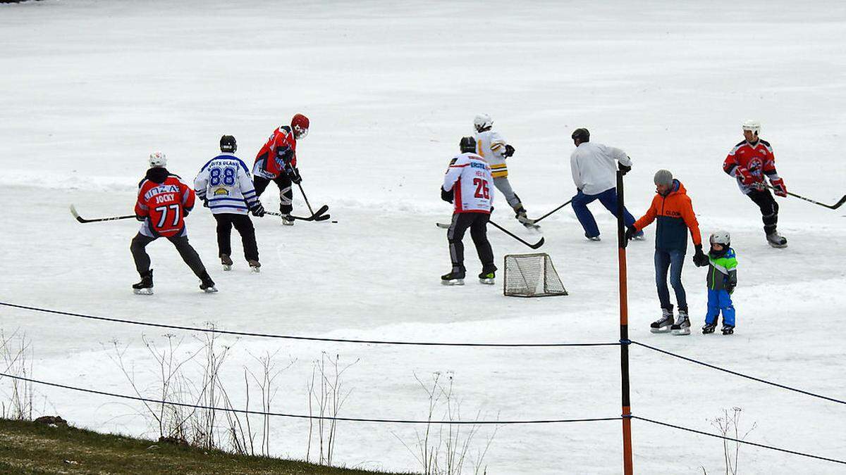 Je nach Witterung könnte der Flatschacher See wieder zum Eislaufen freigegeben werden