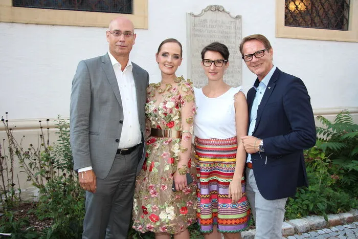 ... mit Vossen GF Werner Blohmann, Marketing Director Larissa Drobitsch und dem Hartberger Bürgermeister Marcus Martschitsch