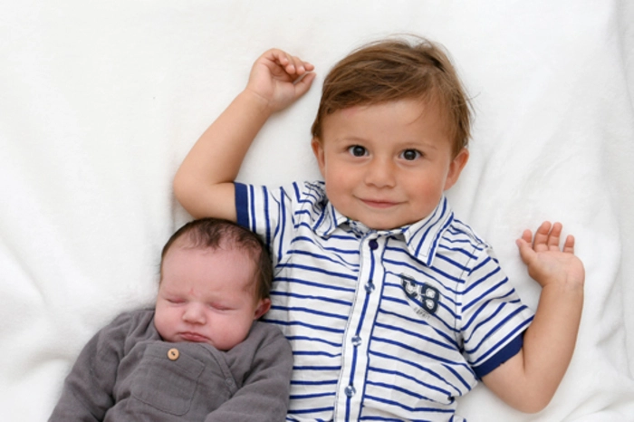 Noch liebt es die kleine Villacherin Malea (3516 g, 52 cm) viel zu schlafen. Geboren wurde die süße Maus am 14. August um 13.06 Uhr im LKH Villach. Bruder Gabriel und die glücklichen Eltern Martina und Betina Mitter-Melcher genießen die gemeinsamen Kuschelstunden. Mit der Familie freuen sich Verwandte und Freunde über den lieben Familienzuwachs.