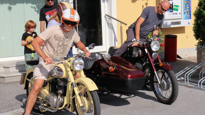 Im Rahmen der Veranstaltungsreihe „Ligister Gmiatlichkeit“ luden die Mitglieder des Bikerverein MRC Styria wieder zum traditionellen Treffen auf den Ligister Marktplatz.
