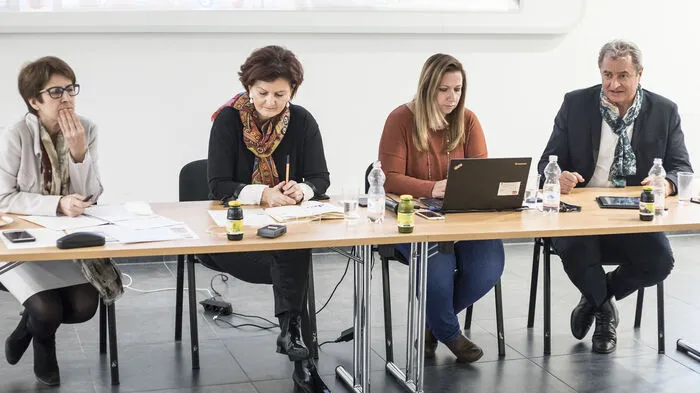 Die Redaktion - allen voran Chefredakteurin Antonia Gössinger, Politik-Redakteurin Andrea Bergmann, Redakteurin Tanja Haser und Chefredakteur Stellvertreter Adolf Winkler - stehen Rede und Antwort...