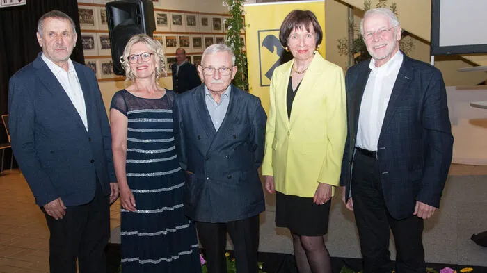 Die bisherigen Direktorinnen und Direktoren der Hak Judenburg: Anton Isola, Sonja Hofer, Rainer Gallob, Herma Kollmann und Manfred Hermann 