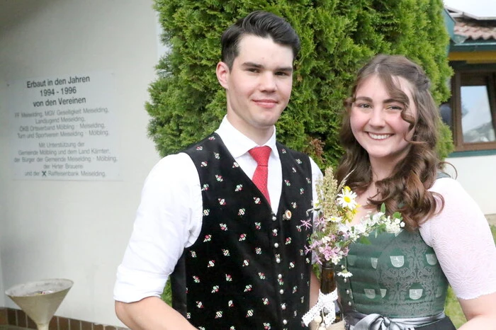 LJ-Obmann Florian Telsnig und Mädlleiterin Verena Moser (Foto) konnten beim Fest unter anderen Bürgermeister Bernd Krassnig, Prechtlhof-Chef Poldi Kraßnitzer sowie Alt-Bürgermeister Franz Rainer willkommen heißen. 