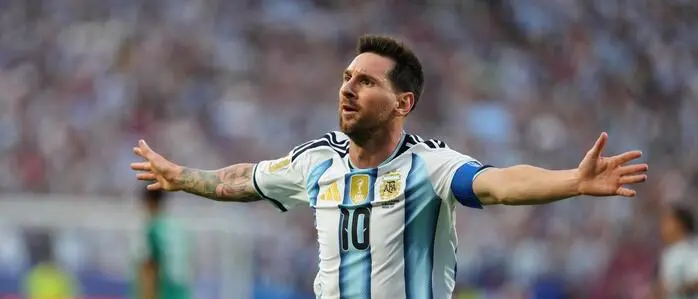 Lionel Messi | Nein, Lionel Messi hat keine leistungssteigernden Mittel von Gianni Infantino bekommen. Nur eine von vielen Fake News der WM.