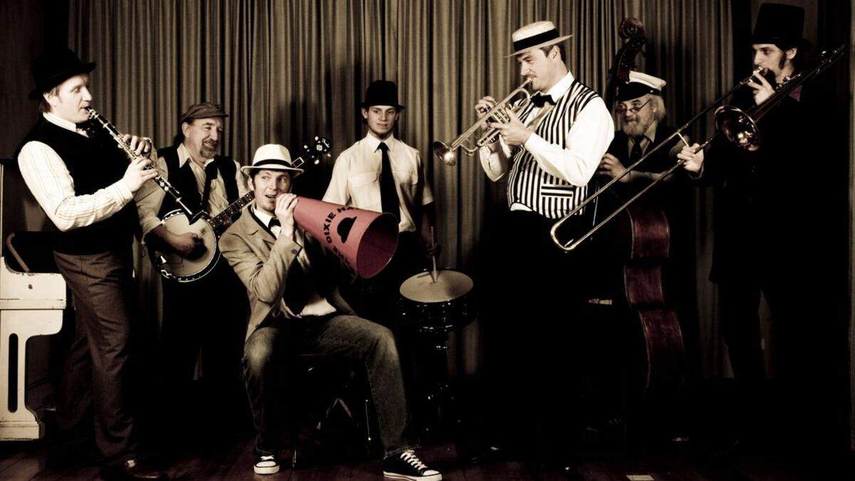 Die „Dixie Hats Jazzband“ tritt am 18. August bei der Bratlwirtin in Heilbrunn auf