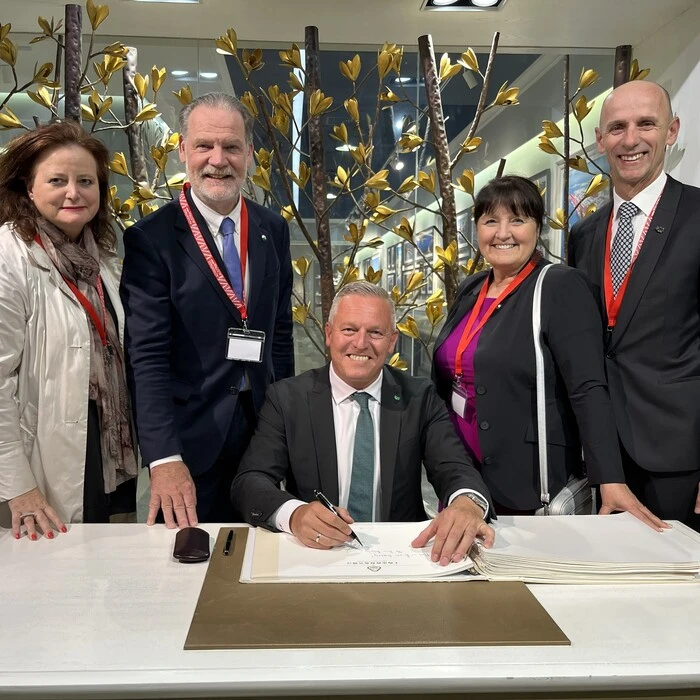 Bild zeigt Verkehrslandesrätin Claudia Holzer, Landtagspräsident Gerald Deutschmann, Landeshauptmann Mario Kunasek und seine Stellvertreterin Manuela Khom sowie Finanzlandesrat Willibald Ehrenhöfer