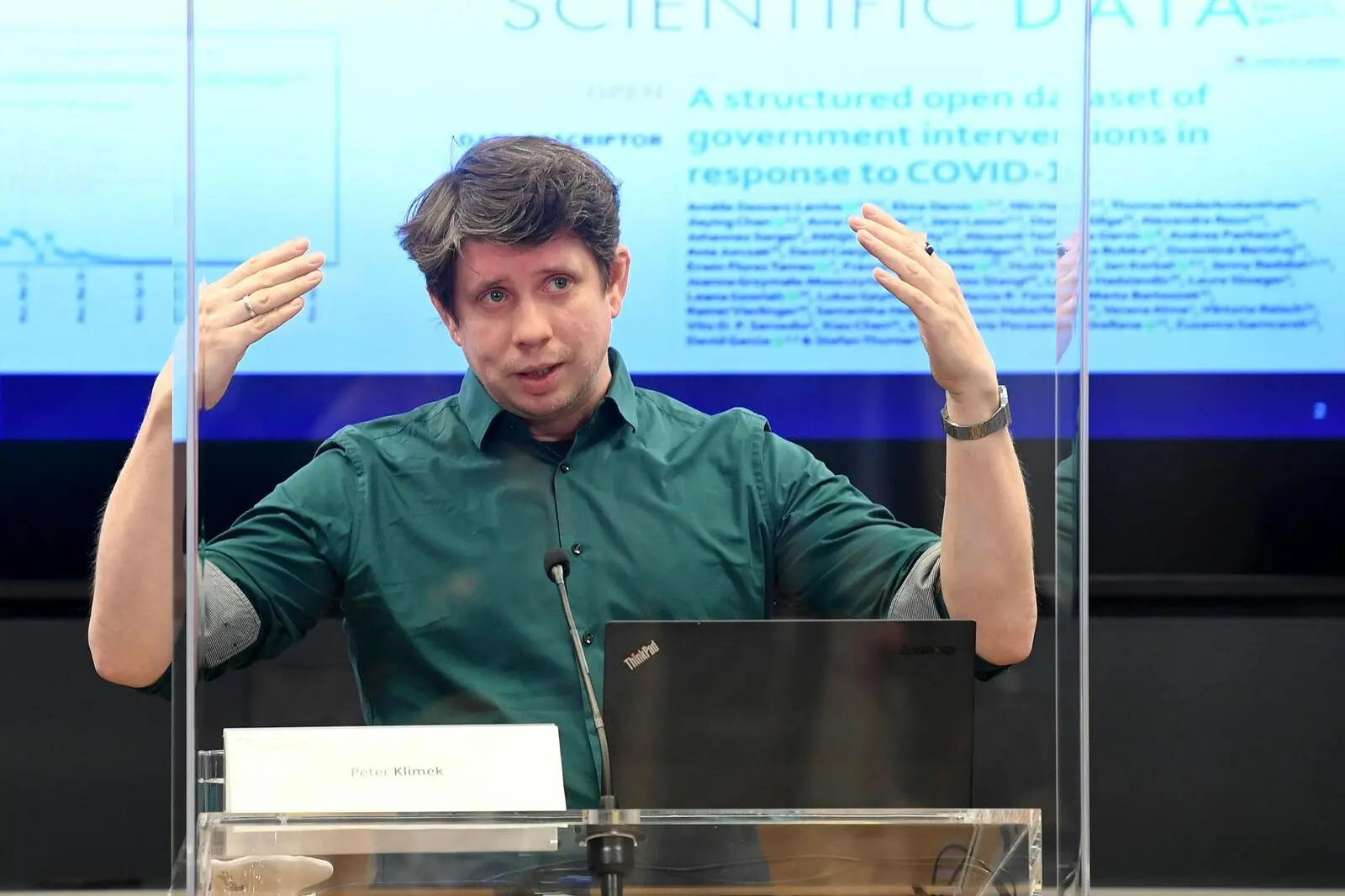 Die Schulschließungen müsse man je nach Pandemiephase im Detail bewerten, sagt Peter Klimek