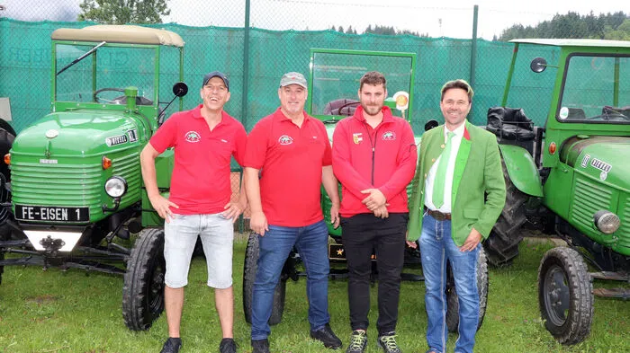 Am Foto von Links: Stefan Rebernig (Schriftführer), Kurt Münzer (Obmann), Christian Krasnitzer (Kassier) und Bürgermeister Dietmar Rauter.