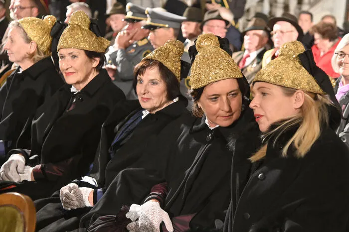 Die Spittaler Goldhaubenfrauen.