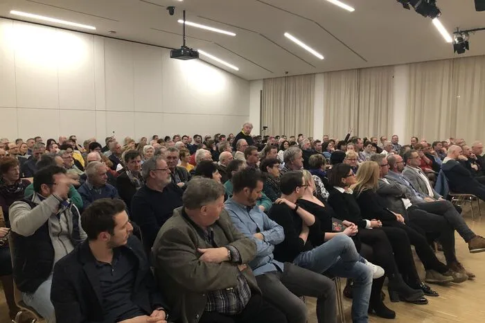 Rund 200 Gäste kamen zum Wahlsalon.