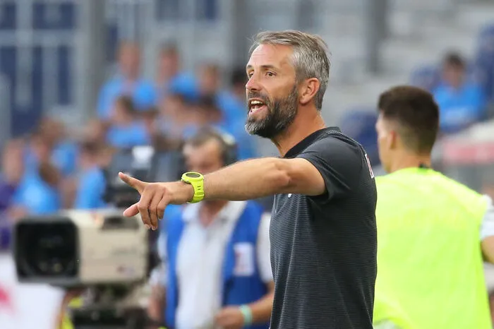 Die starken Leistungen brachten ihm schließlich die Cheftrainer-Position bei den Salzburgern ein. Von 2017 bis 2019 feierte er zwei Meistertitel und einen Cup-Sieg.