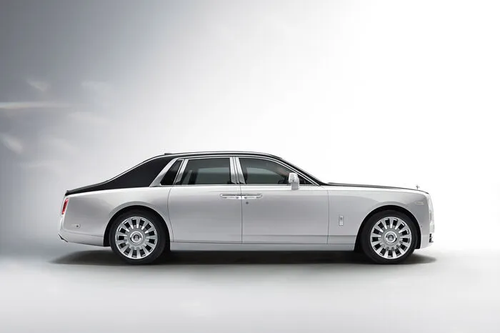 Ein 30 Prozent steiferer Aluminium-Spaceframe wird jedes zukünftige Modell tragen: das SUV Projekt Cullinan und auch die künftigen Ghost, Wraith und Dawn. Und Karosserien nach Kundenwunsch.