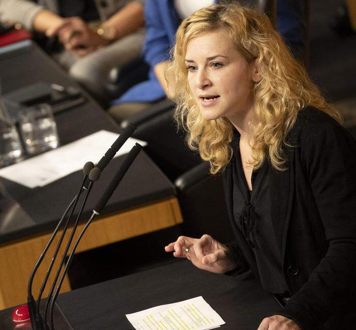 Eva-Maria Holzleitner | SPÖ-Frauenvorsitzende Eva-Maria Holzleitner (SPÖ, Archivbild) im Parlament.