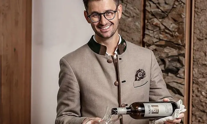 Darf sich über den Titel „Sommelier des Jahres freuen“: René Kollegger vom Restaurant „Harald Irka im Pfarrhof“.