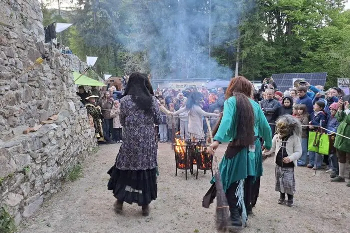 ...und die Hexen aus Neudau.