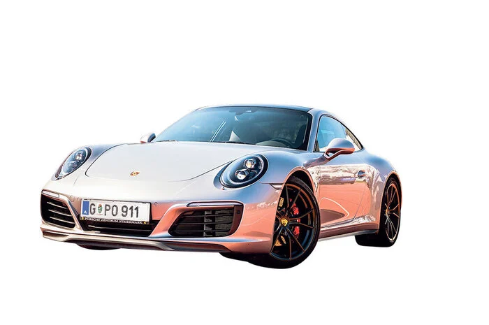 Porsche 911 Carrera 4S. Verbindet die Generation Z den legendären Zahlencode noch ­immer mit dem Inbegriff‚ des Sportwagens?