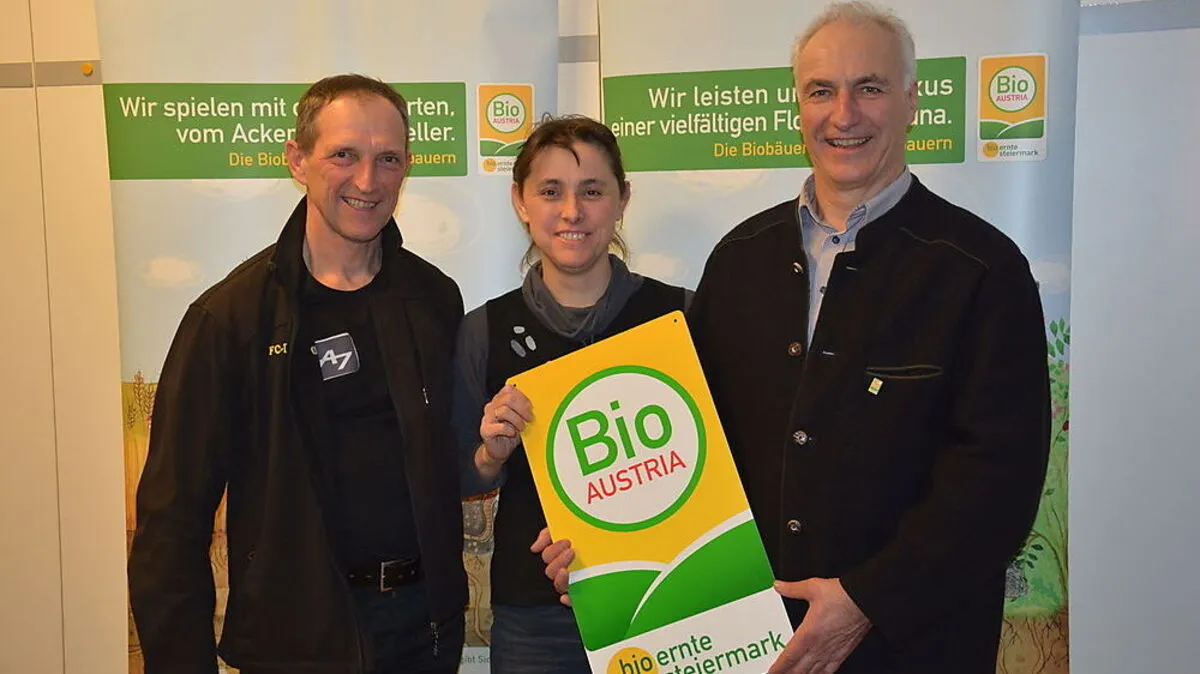 Weiz Süd: Franz Unger und Hildegard Meyer mit Herbert Kain, Obmann der Bio Ernte Steiermark