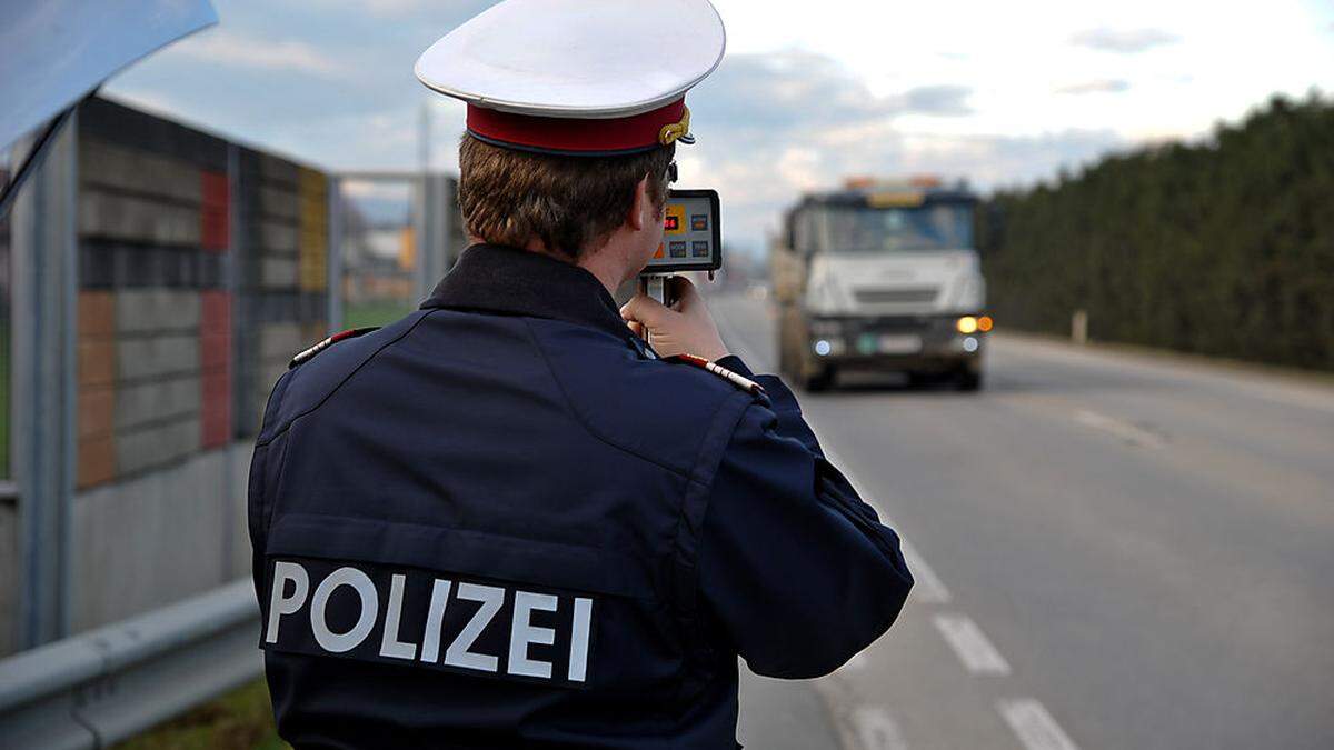 Polizist im Einsatz (Sujet)