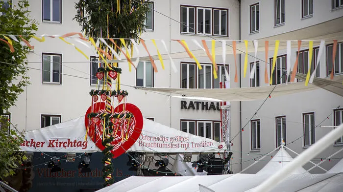 Der Jakobimarkt findet jedes Jahr rund um die Stadtpfarrkirche statt.