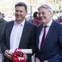 In Innsbruck haben Donnerstagabend LH Daniel Fellner und sein Vorgänger Peter Kaiser einen gemeinsamen Termin