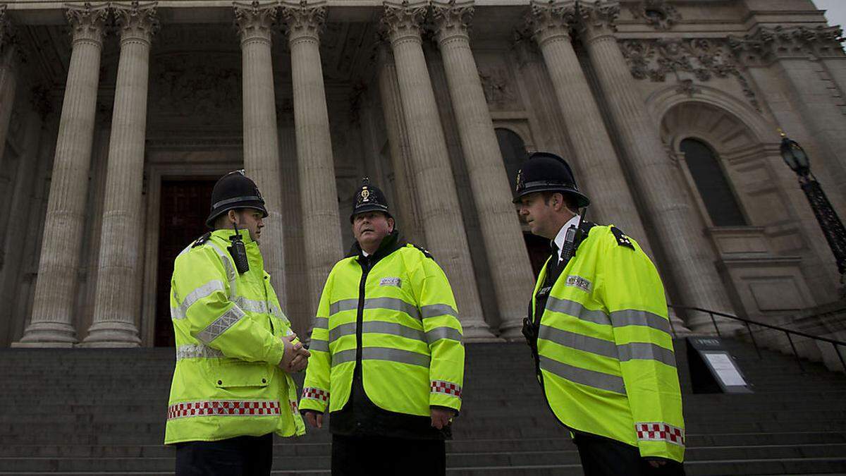 20.000 Polizisten werden in London mit Körperkameras in Uniformen ausgestattet